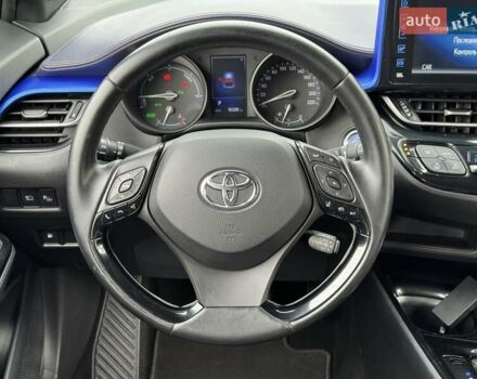 Сірий Тойота C-HR, об'ємом двигуна 1.8 л та пробігом 90 тис. км за 23400 $, фото 27 на Automoto.ua