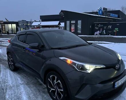 Сірий Тойота C-HR, об'ємом двигуна 1.99 л та пробігом 105 тис. км за 18000 $, фото 2 на Automoto.ua