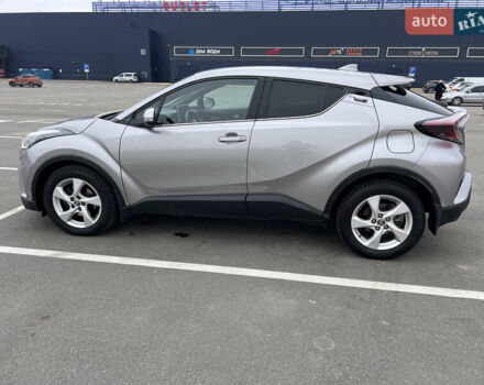 Серый Тойота C-HR, объемом двигателя 1.2 л и пробегом 55 тыс. км за 23200 $, фото 5 на Automoto.ua