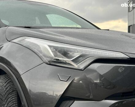 Сірий Тойота C-HR, об'ємом двигуна 1.2 л та пробігом 108 тис. км за 19290 $, фото 12 на Automoto.ua