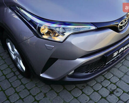 Серый Тойота C-HR, объемом двигателя 1.2 л и пробегом 89 тыс. км за 18500 $, фото 2 на Automoto.ua