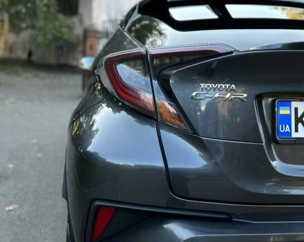 Серый Тойота C-HR, объемом двигателя 1.2 л и пробегом 112 тыс. км за 16800 $, фото 4 на Automoto.ua