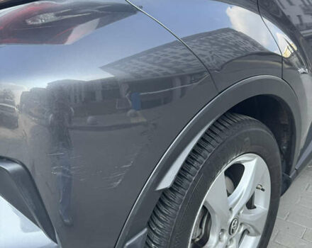 Серый Тойота C-HR, объемом двигателя 1.2 л и пробегом 106 тыс. км за 21400 $, фото 5 на Automoto.ua