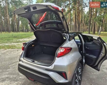 Серый Тойота C-HR, объемом двигателя 1.8 л и пробегом 150 тыс. км за 23500 $, фото 5 на Automoto.ua