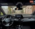 Серый Тойота C-HR, объемом двигателя 2 л и пробегом 67 тыс. км за 17300 $, фото 65 на Automoto.ua