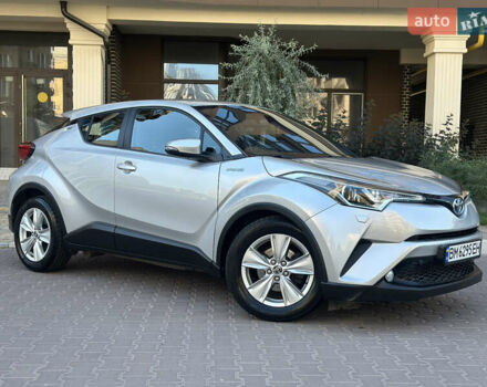 Серый Тойота C-HR, объемом двигателя 1.8 л и пробегом 90 тыс. км за 19999 $, фото 3 на Automoto.ua