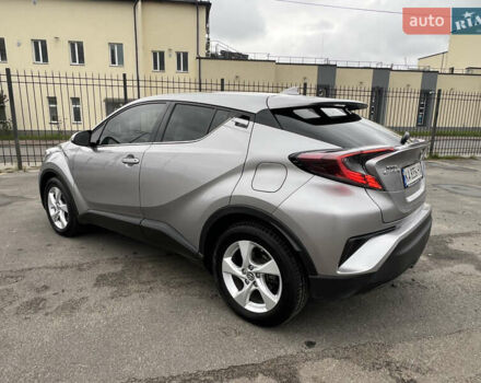 Серый Тойота C-HR, объемом двигателя 1.2 л и пробегом 93 тыс. км за 19950 $, фото 1 на Automoto.ua