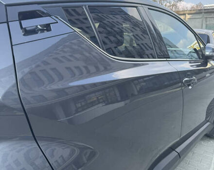 Серый Тойота C-HR, объемом двигателя 1.2 л и пробегом 106 тыс. км за 21400 $, фото 4 на Automoto.ua
