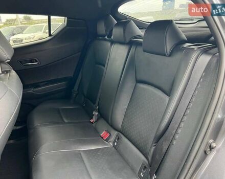 Серый Тойота C-HR, объемом двигателя 1.2 л и пробегом 108 тыс. км за 19290 $, фото 33 на Automoto.ua