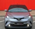 Серый Тойота C-HR, объемом двигателя 0 л и пробегом 49 тыс. км за 19500 $, фото 1 на Automoto.ua