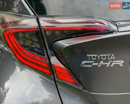Серый Тойота C-HR, объемом двигателя 1.2 л и пробегом 64 тыс. км за 21450 $, фото 28 на Automoto.ua