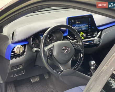 Серый Тойота C-HR, объемом двигателя 1.2 л и пробегом 64 тыс. км за 21450 $, фото 44 на Automoto.ua