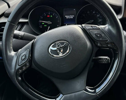Сірий Тойота C-HR, об'ємом двигуна 1.99 л та пробігом 53 тис. км за 21000 $, фото 13 на Automoto.ua