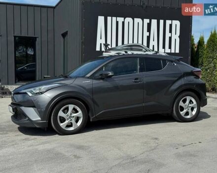 Серый Тойота C-HR, объемом двигателя 1.8 л и пробегом 70 тыс. км за 23500 $, фото 4 на Automoto.ua