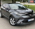 Серый Тойота C-HR, объемом двигателя 1.2 л и пробегом 64 тыс. км за 21450 $, фото 1 на Automoto.ua