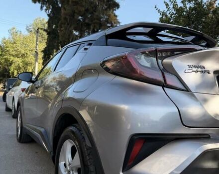 Серый Тойота C-HR, объемом двигателя 1.2 л и пробегом 94 тыс. км за 21000 $, фото 12 на Automoto.ua