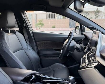 Серый Тойота C-HR, объемом двигателя 1.2 л и пробегом 94 тыс. км за 21000 $, фото 31 на Automoto.ua