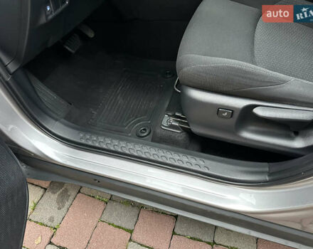 Сірий Тойота C-HR, об'ємом двигуна 1.2 л та пробігом 102 тис. км за 20800 $, фото 30 на Automoto.ua