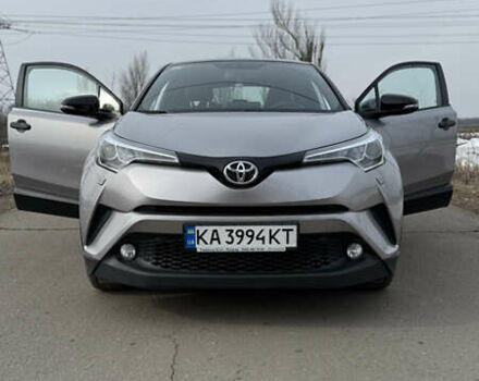 Серый Тойота C-HR, объемом двигателя 1.2 л и пробегом 55 тыс. км за 22500 $, фото 3 на Automoto.ua