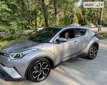 Сірий Тойота C-HR, об'ємом двигуна 2 л та пробігом 40 тис. км за 21500 $, фото 4 на Automoto.ua