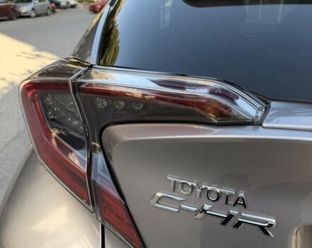Серый Тойота C-HR, объемом двигателя 1.2 л и пробегом 94 тыс. км за 21000 $, фото 10 на Automoto.ua