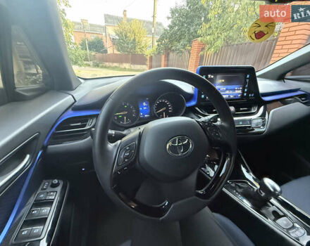 Сірий Тойота C-HR, об'ємом двигуна 1.99 л та пробігом 50 тис. км за 23000 $, фото 10 на Automoto.ua