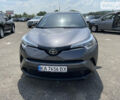 Серый Тойота C-HR, объемом двигателя 2 л и пробегом 73 тыс. км за 21800 $, фото 1 на Automoto.ua