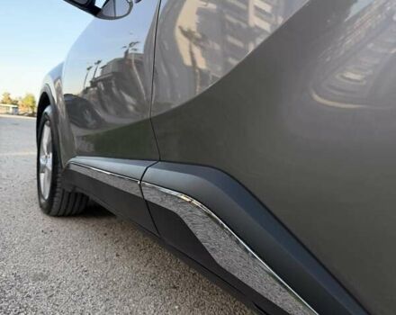 Серый Тойота C-HR, объемом двигателя 1.2 л и пробегом 94 тыс. км за 21000 $, фото 16 на Automoto.ua