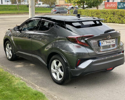 Серый Тойота C-HR, объемом двигателя 1.2 л и пробегом 64 тыс. км за 21450 $, фото 16 на Automoto.ua