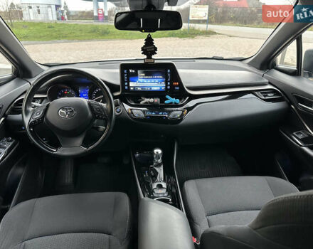 Сірий Тойота C-HR, об'ємом двигуна 1.2 л та пробігом 102 тис. км за 20800 $, фото 19 на Automoto.ua