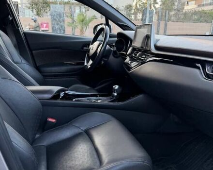 Серый Тойота C-HR, объемом двигателя 1.2 л и пробегом 94 тыс. км за 21000 $, фото 29 на Automoto.ua