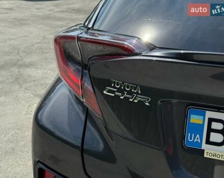 Серый Тойота C-HR, объемом двигателя 1.8 л и пробегом 70 тыс. км за 22999 $, фото 11 на Automoto.ua