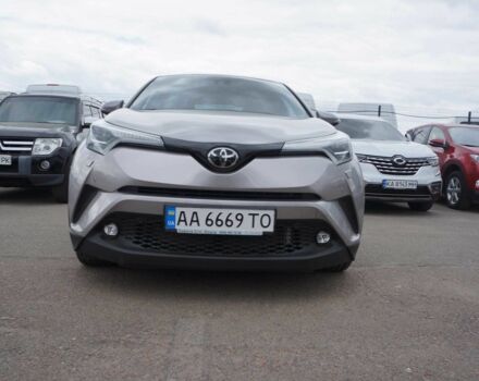 Серый Тойота C-HR, объемом двигателя 0.12 л и пробегом 75 тыс. км за 19700 $, фото 7 на Automoto.ua