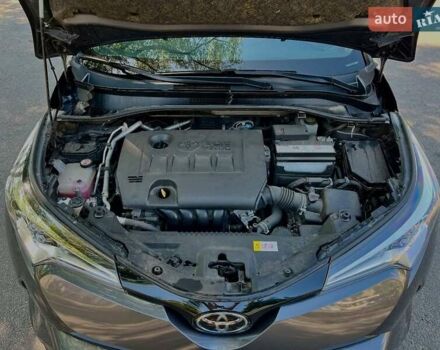 Серый Тойота C-HR, объемом двигателя 2 л и пробегом 62 тыс. км за 19000 $, фото 3 на Automoto.ua