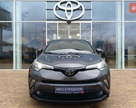 Серый Тойота C-HR, объемом двигателя 1.99 л и пробегом 150 тыс. км за 16385 $, фото 4 на Automoto.ua