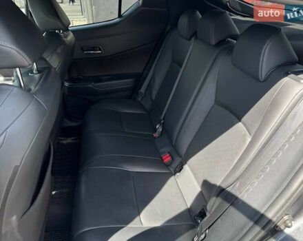Серый Тойота C-HR, объемом двигателя 1.8 л и пробегом 70 тыс. км за 22999 $, фото 30 на Automoto.ua