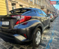 Серый Тойота C-HR, объемом двигателя 2 л и пробегом 78 тыс. км за 18700 $, фото 2 на Automoto.ua