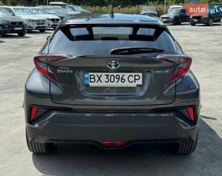 Серый Тойота C-HR, объемом двигателя 1.8 л и пробегом 70 тыс. км за 23500 $, фото 9 на Automoto.ua
