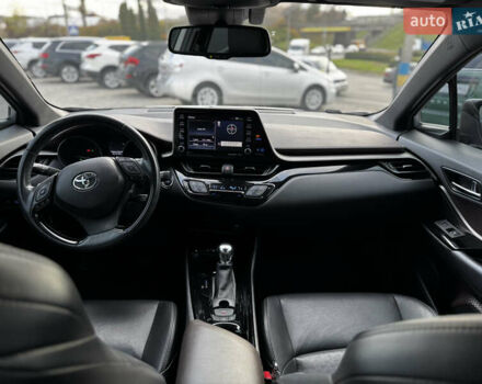 Сірий Тойота C-HR, об'ємом двигуна 1.99 л та пробігом 53 тис. км за 21000 $, фото 11 на Automoto.ua
