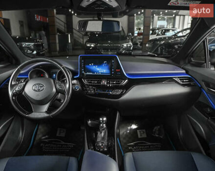 Серый Тойота C-HR, объемом двигателя 1.8 л и пробегом 84 тыс. км за 22999 $, фото 20 на Automoto.ua