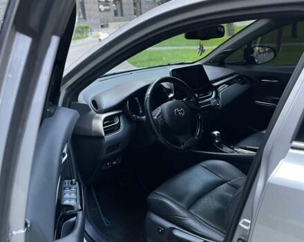 Серый Тойота C-HR, объемом двигателя 1.99 л и пробегом 171 тыс. км за 19000 $, фото 3 на Automoto.ua