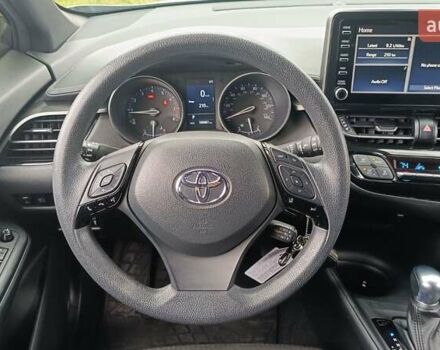Серый Тойота C-HR, объемом двигателя 1.99 л и пробегом 150 тыс. км за 16385 $, фото 8 на Automoto.ua
