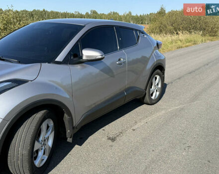 Сірий Тойота C-HR, об'ємом двигуна 1.99 л та пробігом 95 тис. км за 24400 $, фото 4 на Automoto.ua