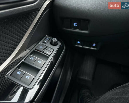 Сірий Тойота C-HR, об'ємом двигуна 1.2 л та пробігом 102 тис. км за 20800 $, фото 27 на Automoto.ua