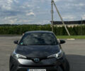 Серый Тойота C-HR, объемом двигателя 1.8 л и пробегом 194 тыс. км за 16999 $, фото 2 на Automoto.ua