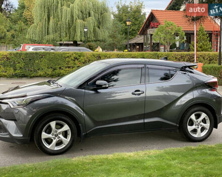 Серый Тойота C-HR, объемом двигателя 1.2 л и пробегом 64 тыс. км за 21450 $, фото 56 на Automoto.ua