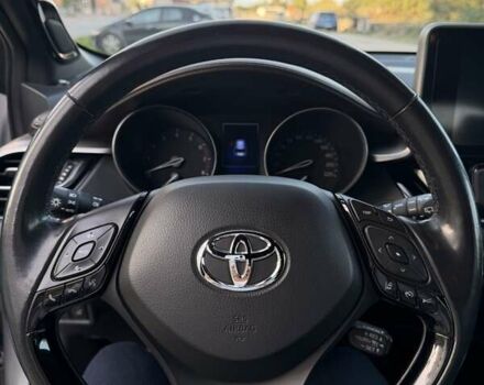 Серый Тойота C-HR, объемом двигателя 1.2 л и пробегом 94 тыс. км за 21000 $, фото 35 на Automoto.ua