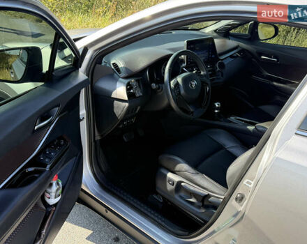 Сірий Тойота C-HR, об'ємом двигуна 1.99 л та пробігом 95 тис. км за 24400 $, фото 8 на Automoto.ua