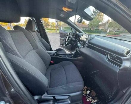 Сірий Тойота C-HR, об'ємом двигуна 0 л та пробігом 53 тис. км за 5800 $, фото 13 на Automoto.ua