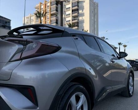 Серый Тойота C-HR, объемом двигателя 1.2 л и пробегом 94 тыс. км за 21000 $, фото 7 на Automoto.ua